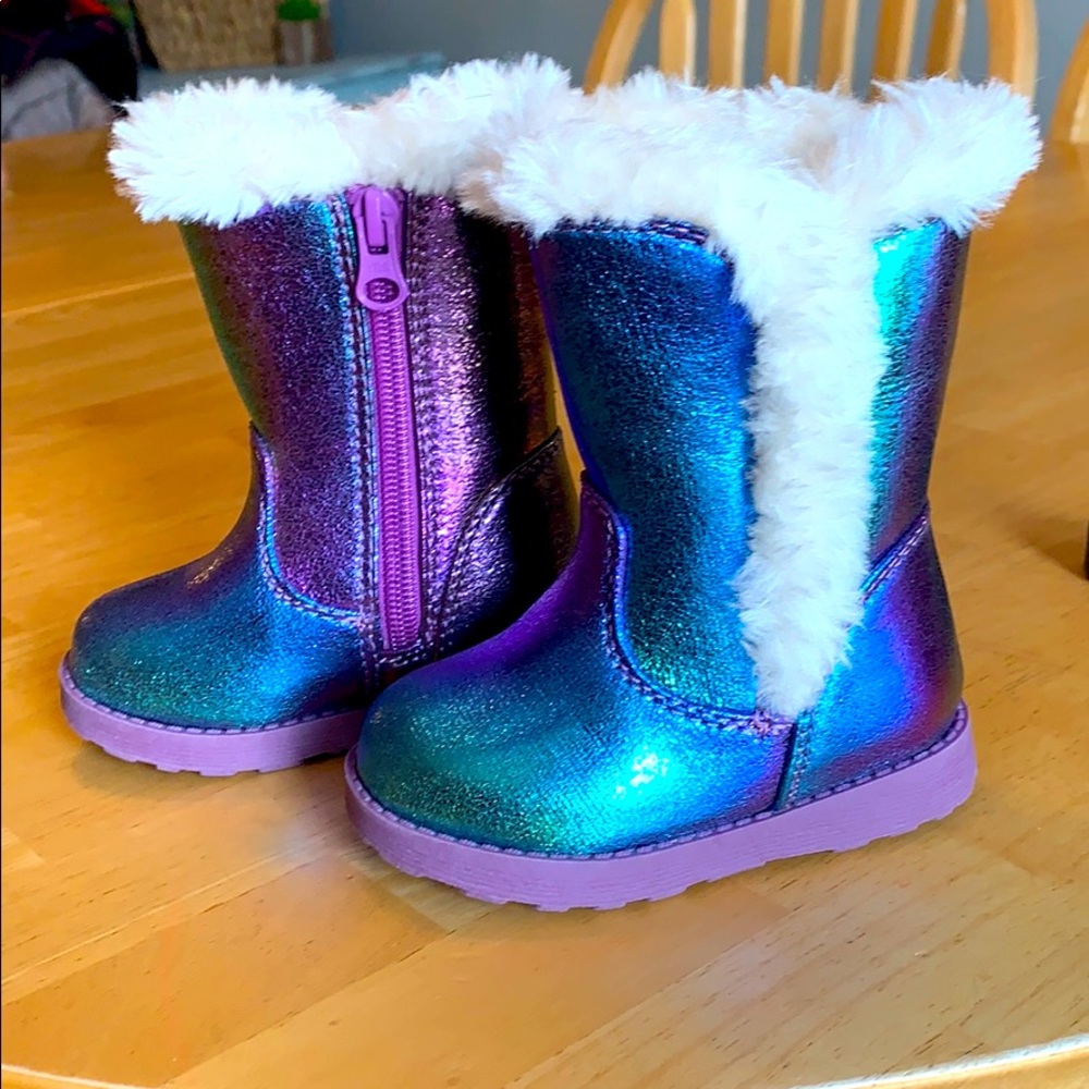 Toddler Girl Snow Boots Size 4- Never been worn!